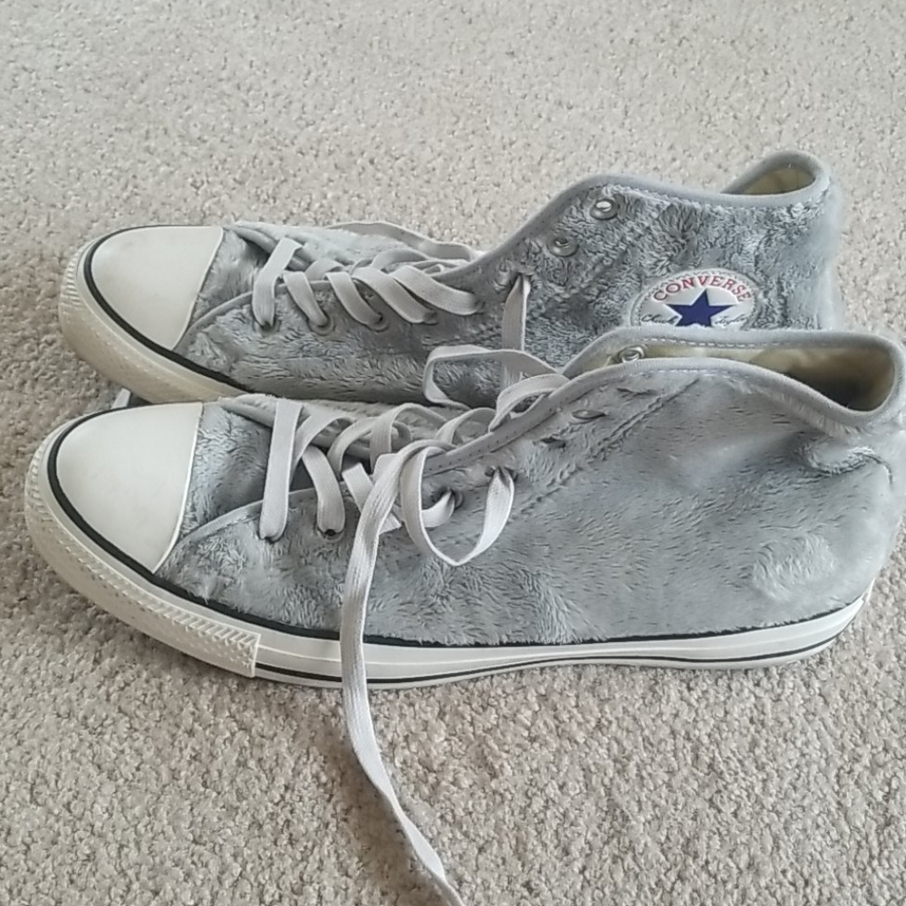 🌲Fuzzy Converse women's size 11 - Picture 1 of 5